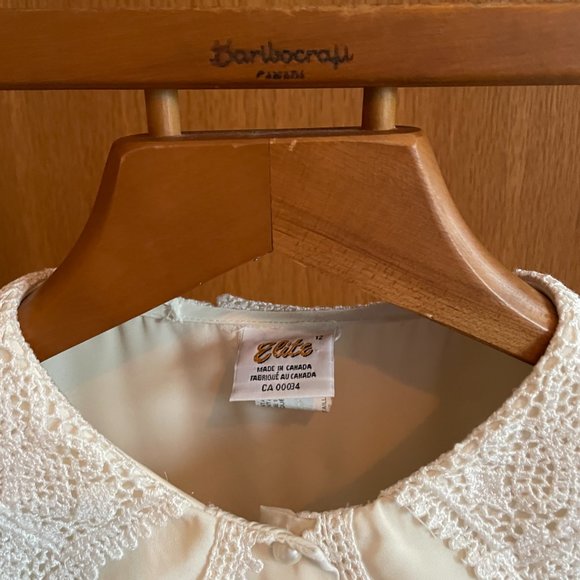 Vintage lace collar blouse - Picture 4 of 5